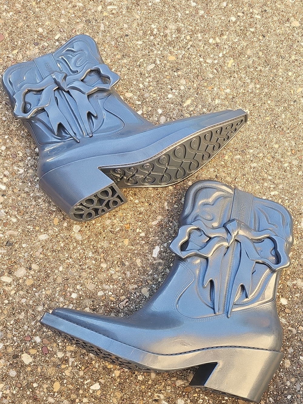 Melissa × Maldito Texas Grey Ankle Boots Big Side Bow Accent 8 Cowboy Fashion